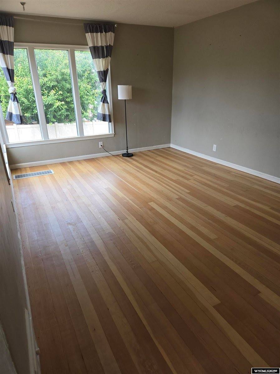 725 12th, Evanston, WY 82930