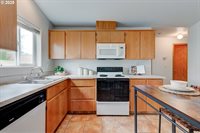 15415 SW Picadilly Ln, Beaverton, OR 97007