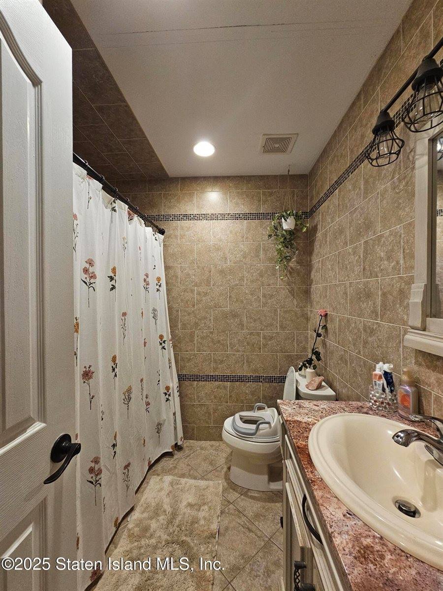 5198 Hylan Boulevard, Staten Island, NY 10312