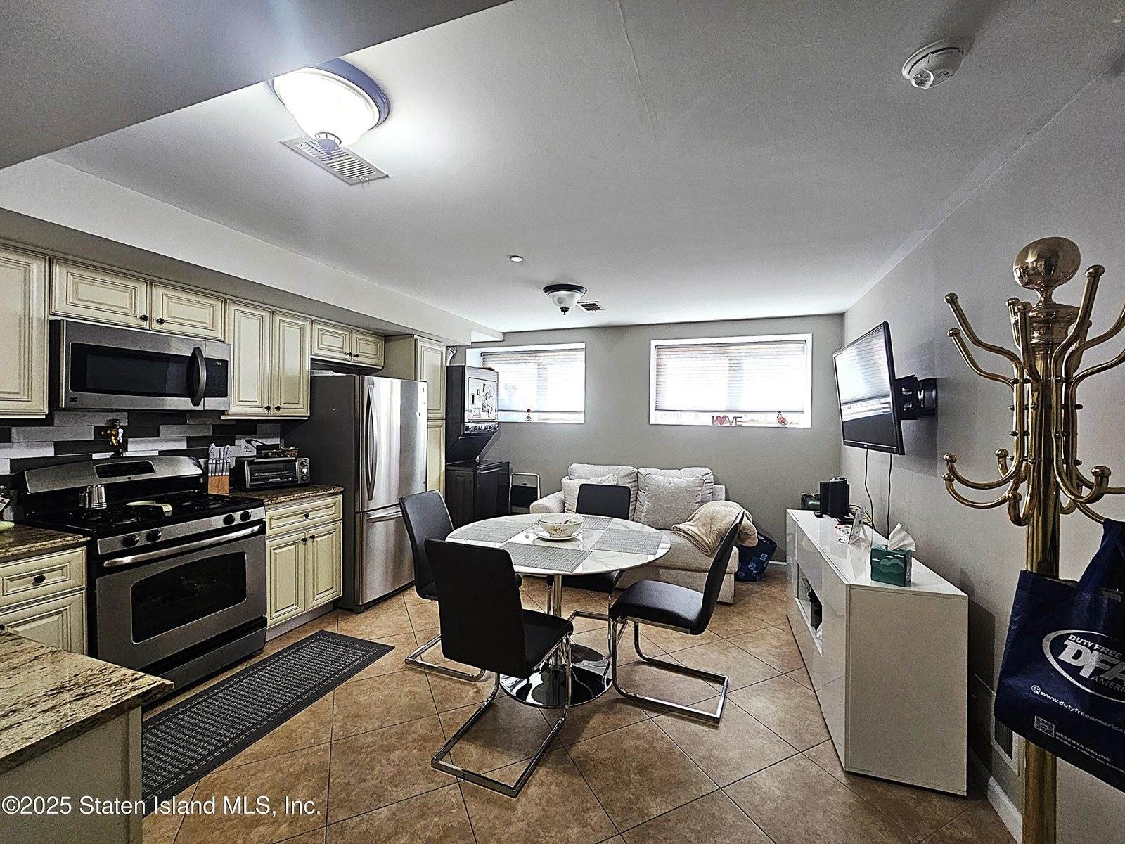 5198 Hylan Boulevard, Staten Island, NY 10312