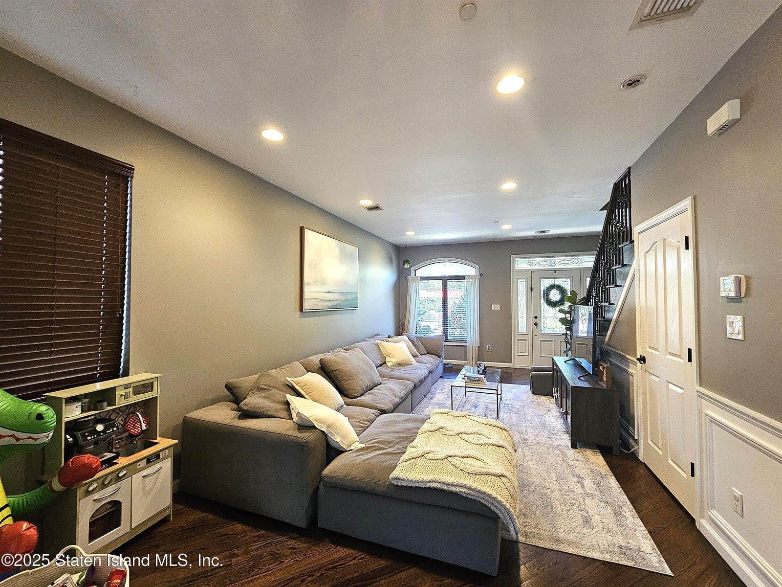 5198 Hylan Boulevard, Staten Island, NY 10312