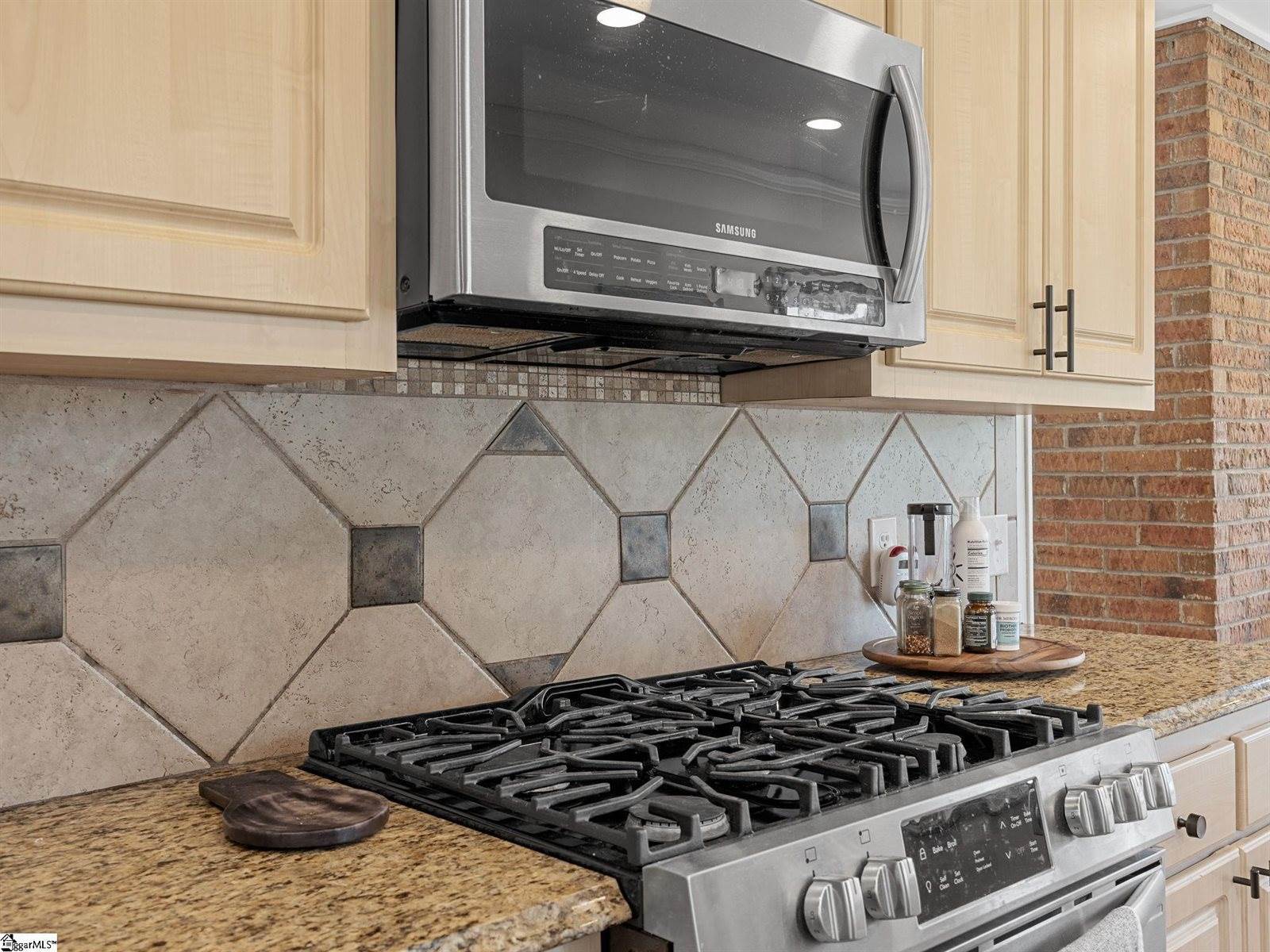 1326 E Lakeshore, Landrum, SC 29356