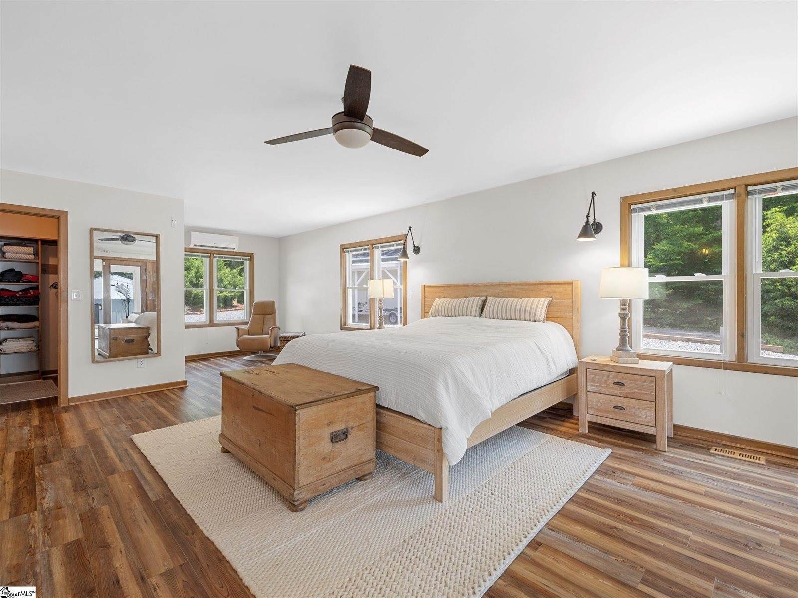 1326 E Lakeshore, Landrum, SC 29356