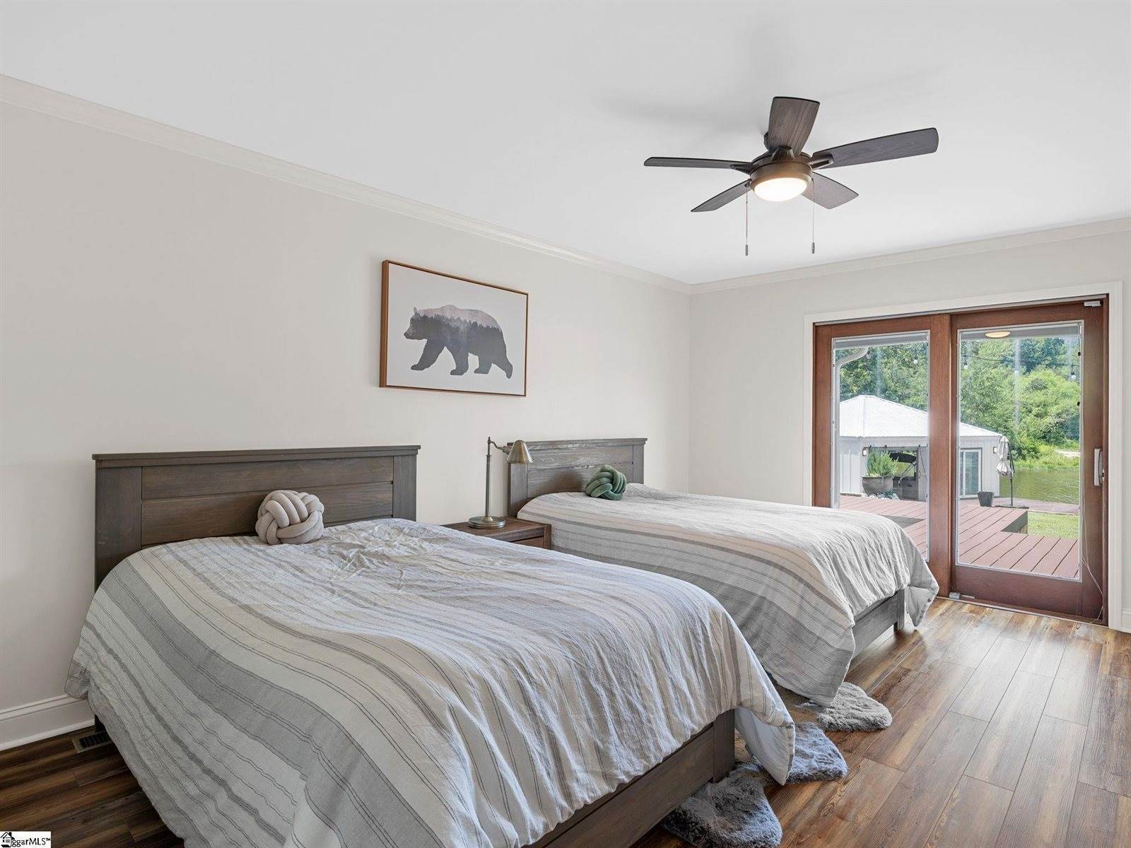 1326 E Lakeshore, Landrum, SC 29356