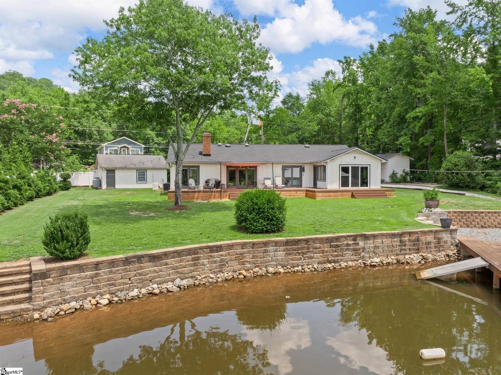 1326 E Lakeshore, Landrum, SC 29356