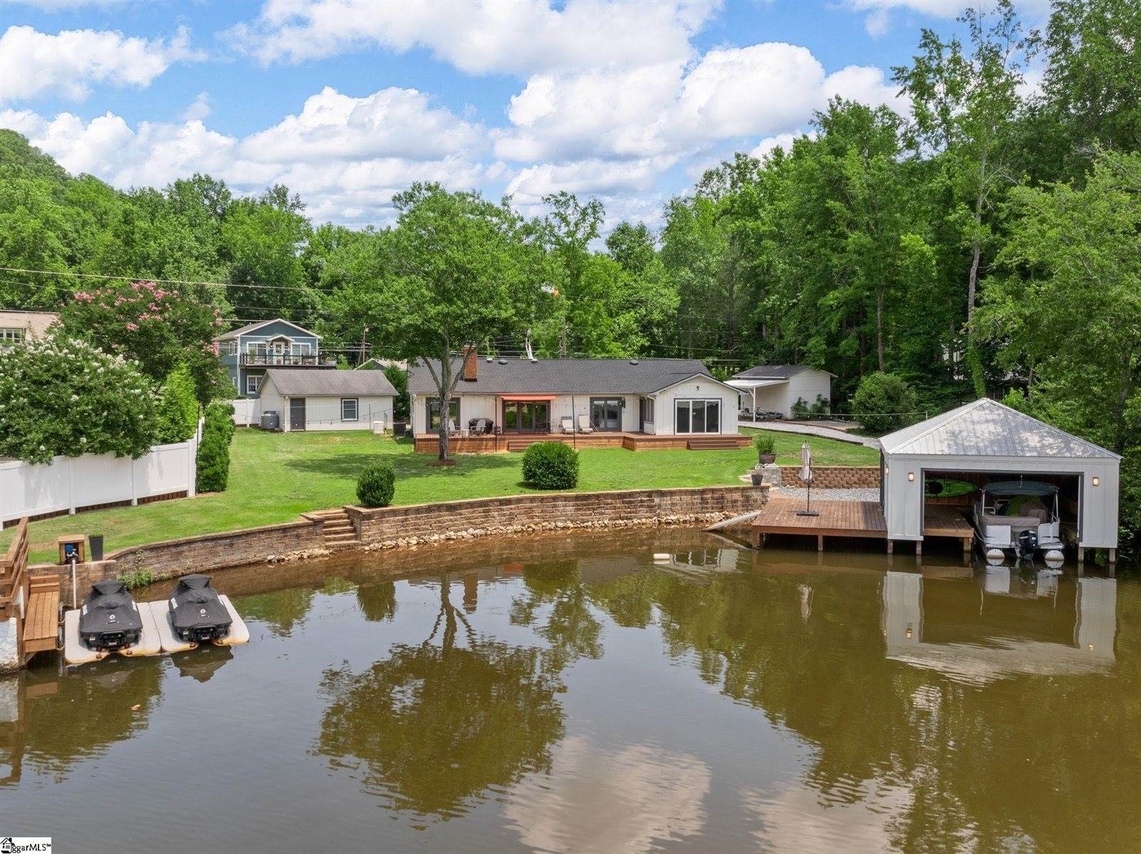 1326 E Lakeshore, Landrum, SC 29356