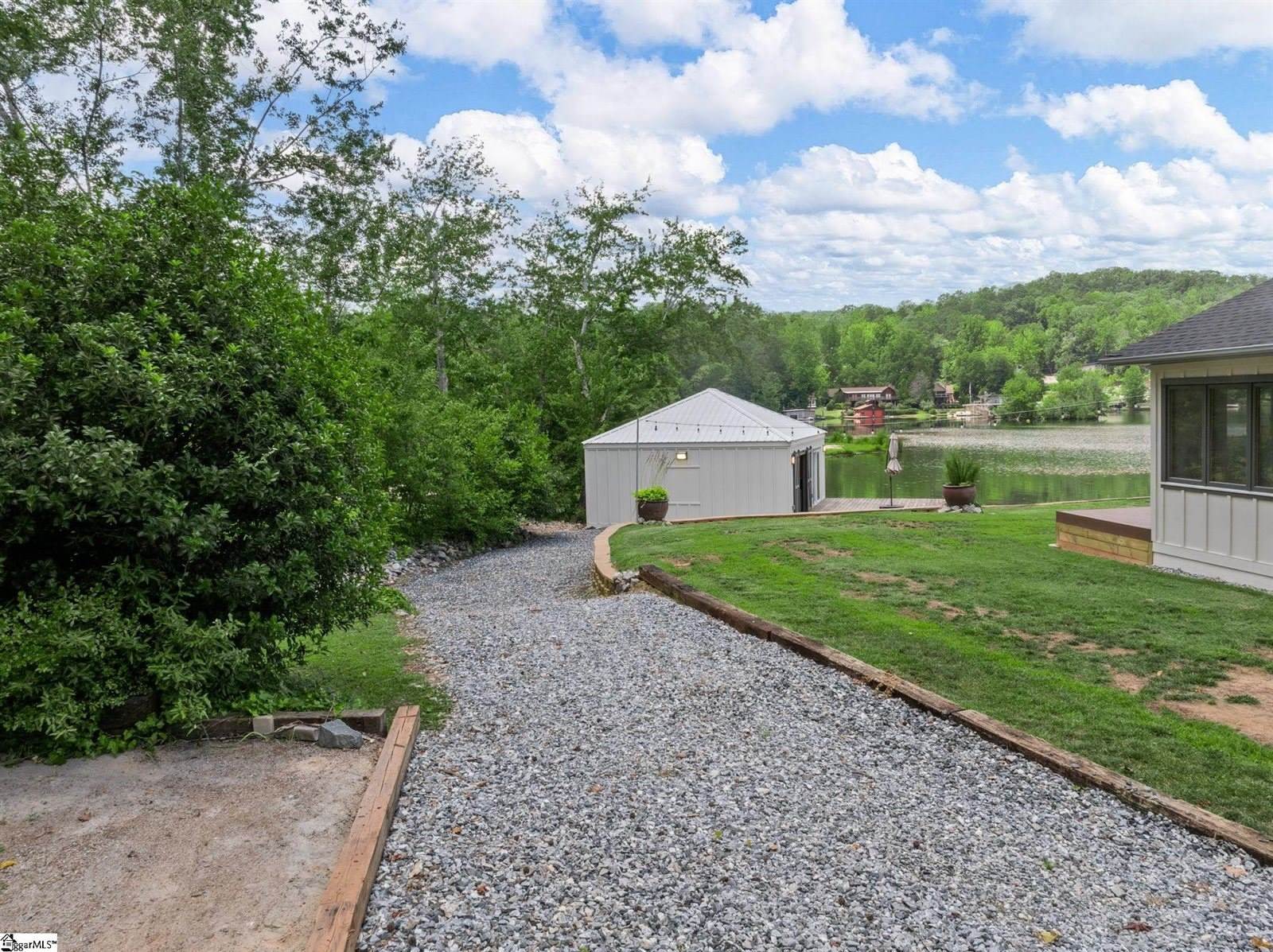 1326 E Lakeshore, Landrum, SC 29356