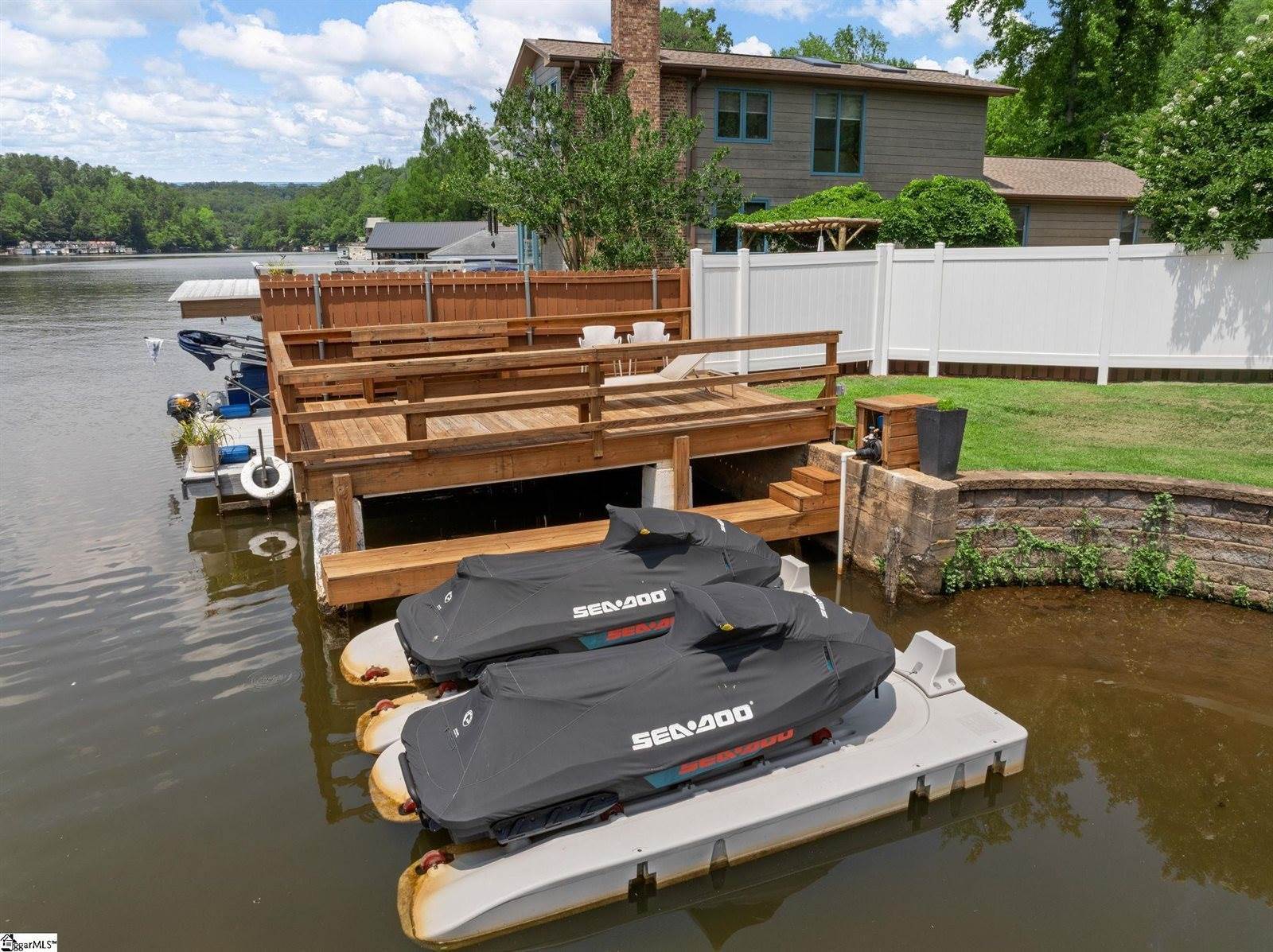 1326 E Lakeshore, Landrum, SC 29356