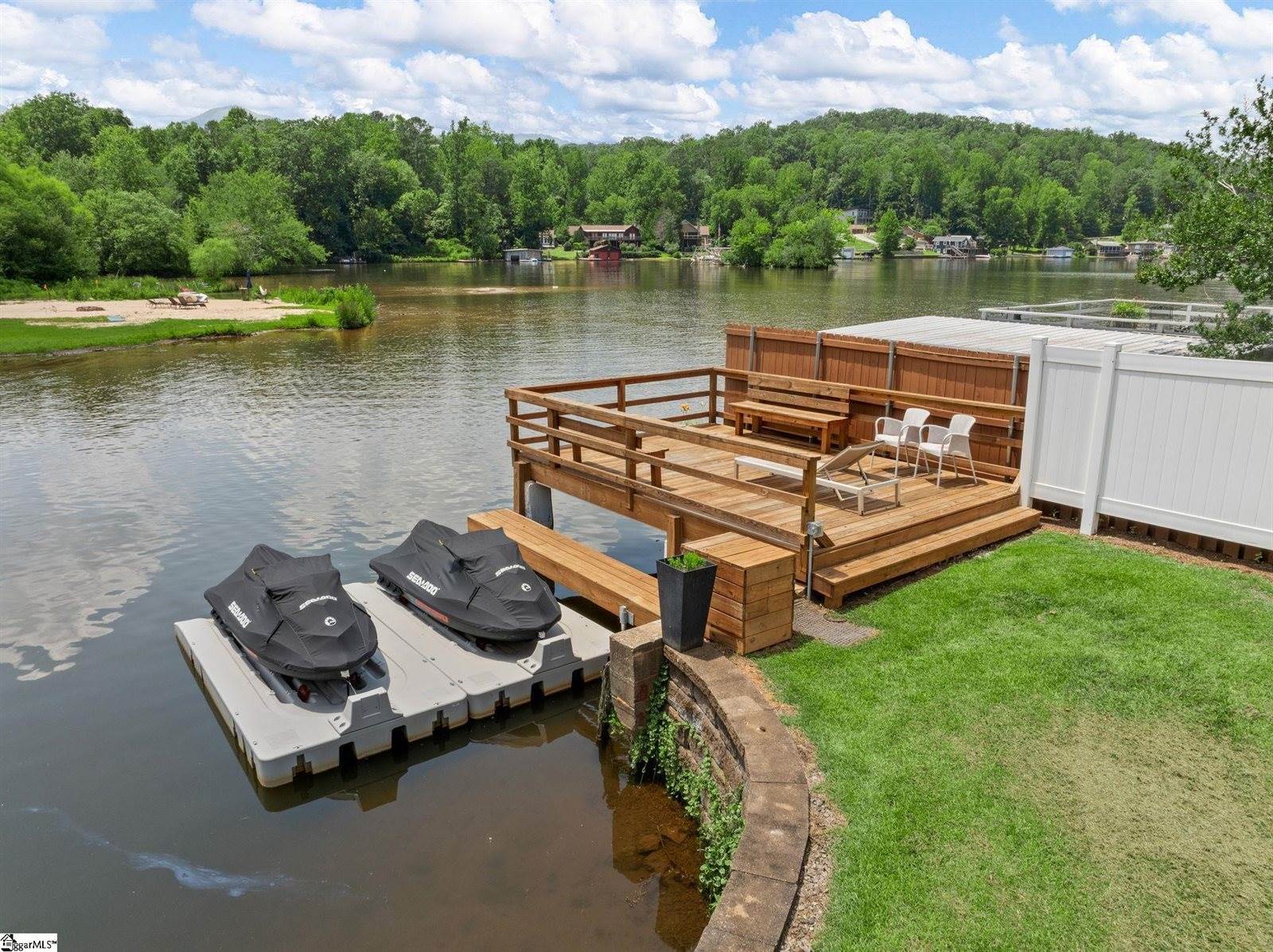 1326 E Lakeshore, Landrum, SC 29356