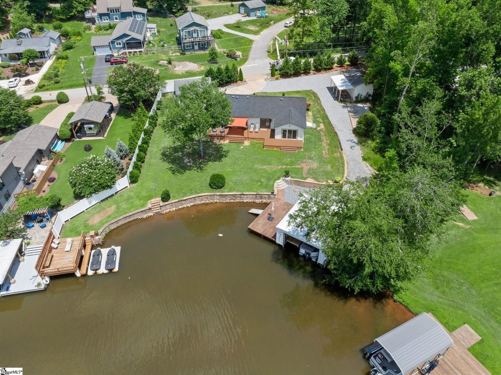 1326 E Lakeshore, Landrum, SC 29356
