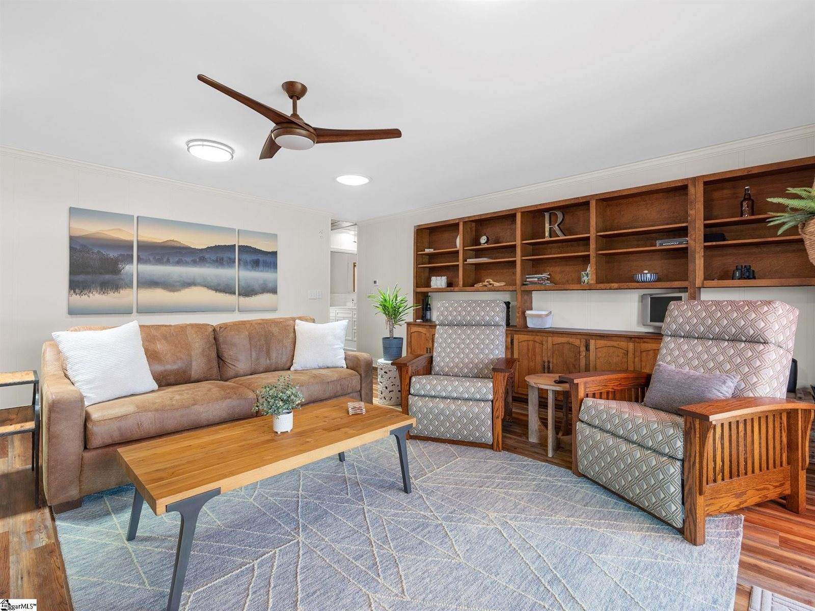 1326 E Lakeshore, Landrum, SC 29356