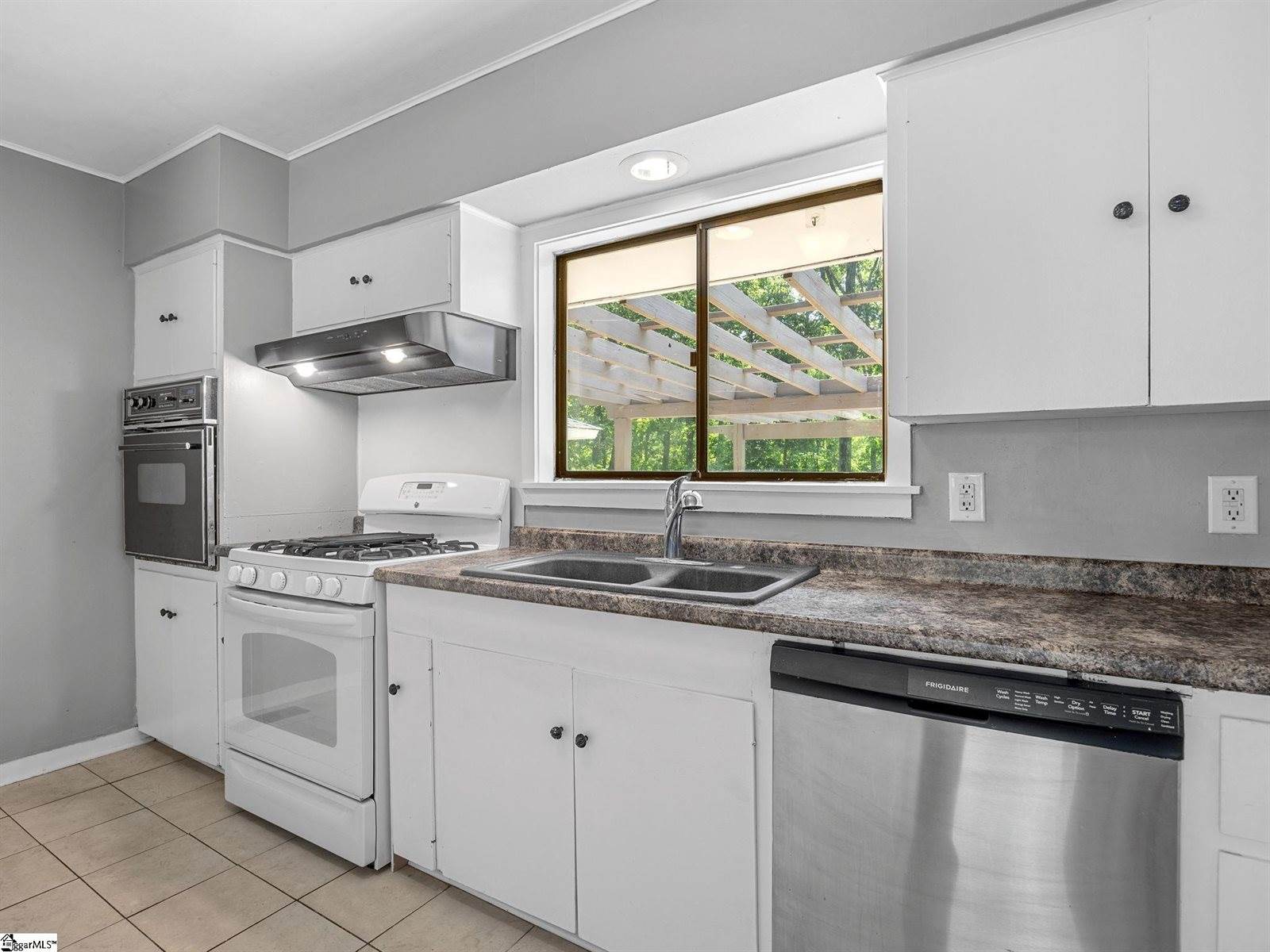 222 Bird Mountain Ridge, Landrum, SC 29356