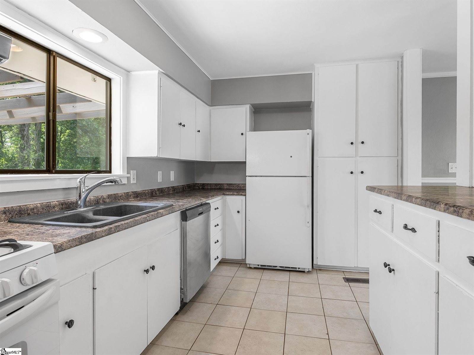 222 Bird Mountain Ridge, Landrum, SC 29356