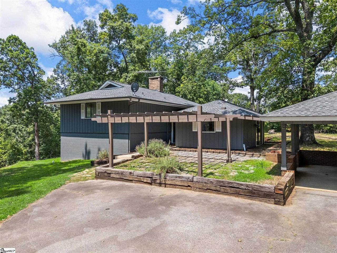 222 Bird Mountain Ridge, Landrum, SC 29356