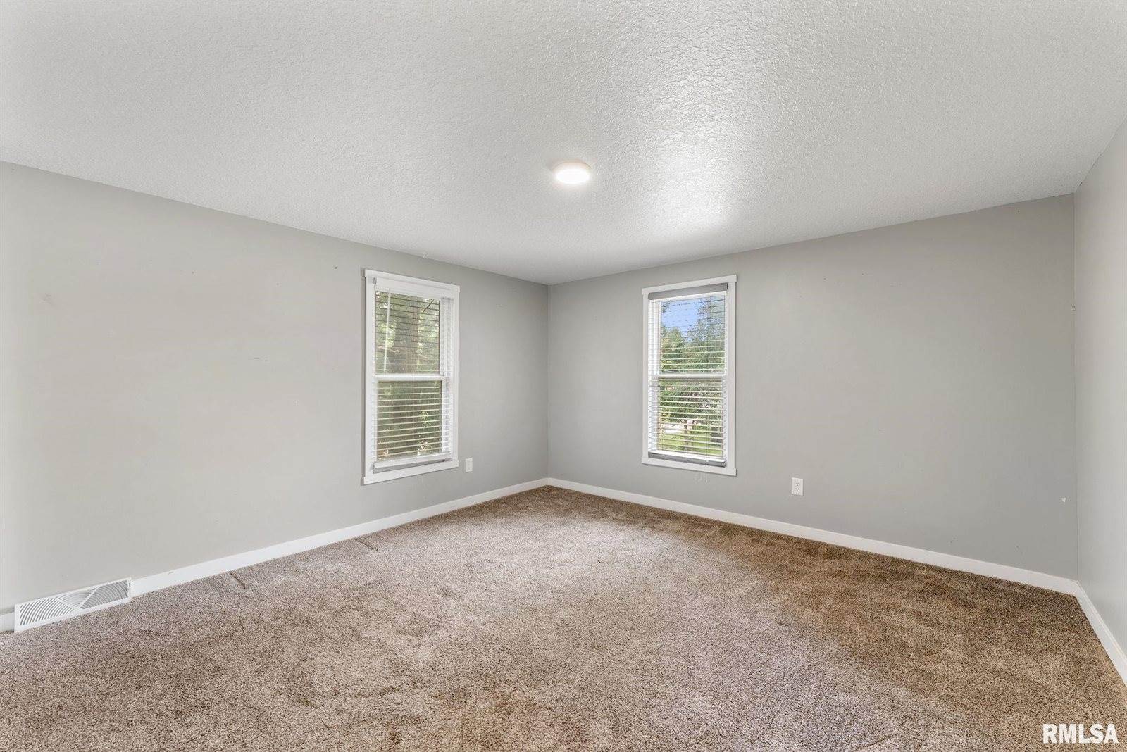 128 Butzer Street, Hillsdale, IL 61257