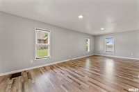 128 Butzer Street, Hillsdale, IL 61257