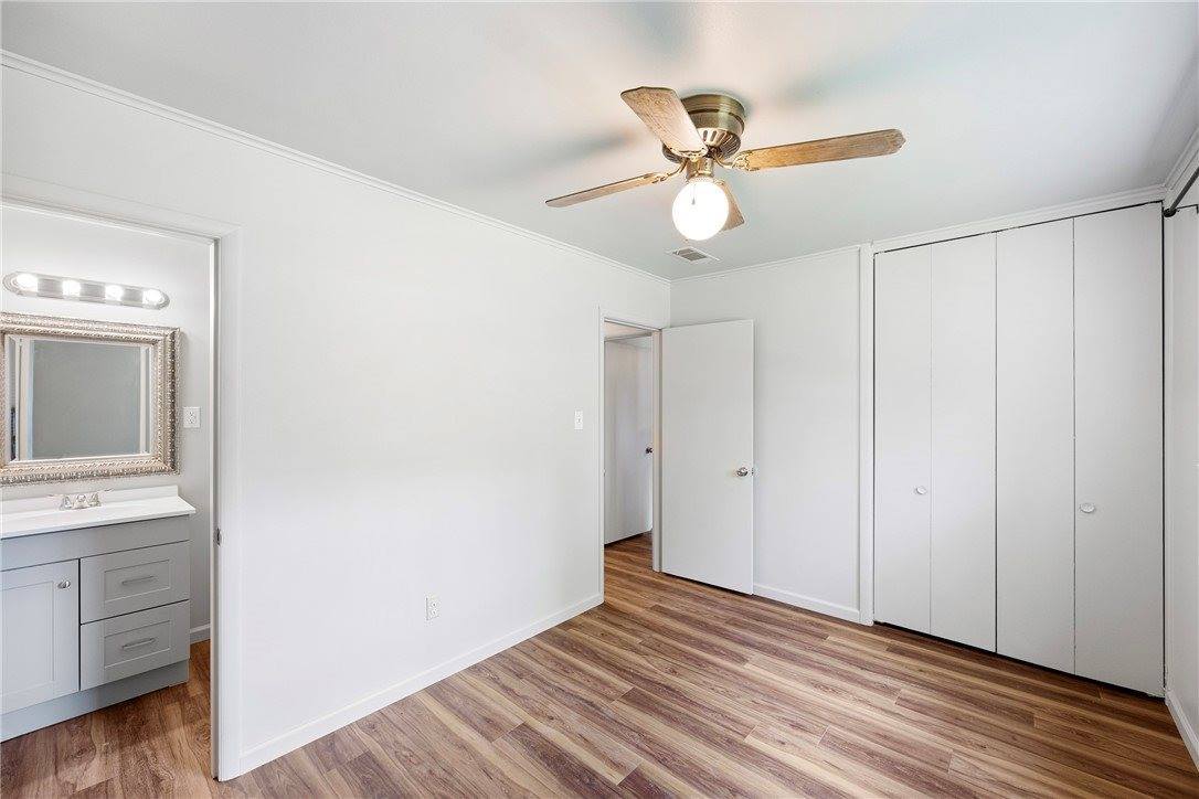 1002 East F Street, Russellville, AR 72801