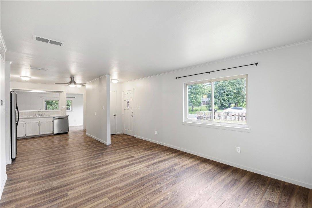 1002 East F Street, Russellville, AR 72801