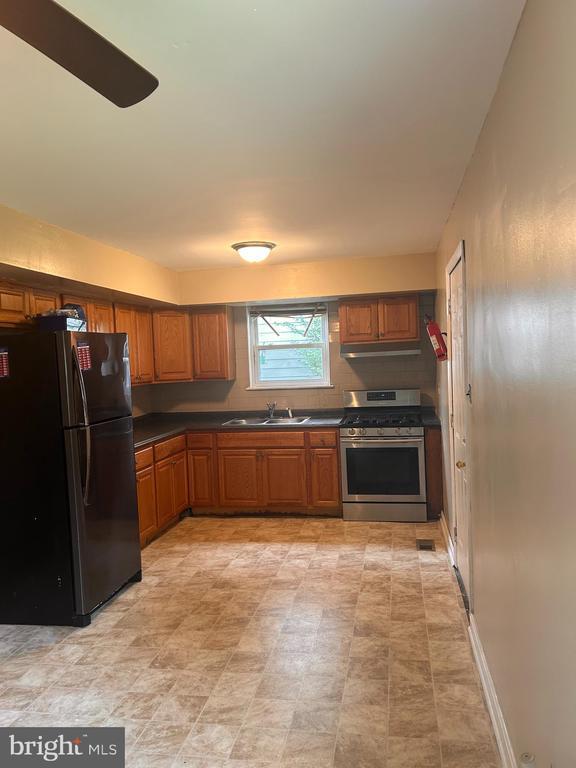 1021 East Williams Circle, Chester, PA 19013