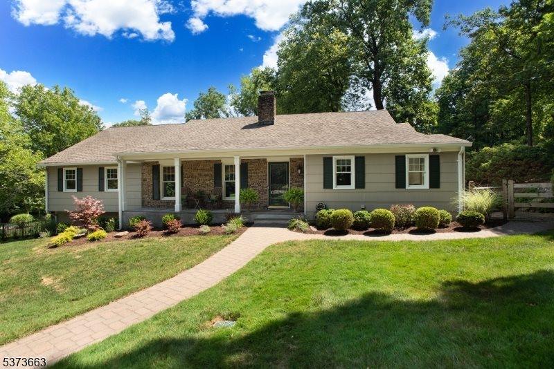 24 Blazier Rd, Warren Township, NJ 07059