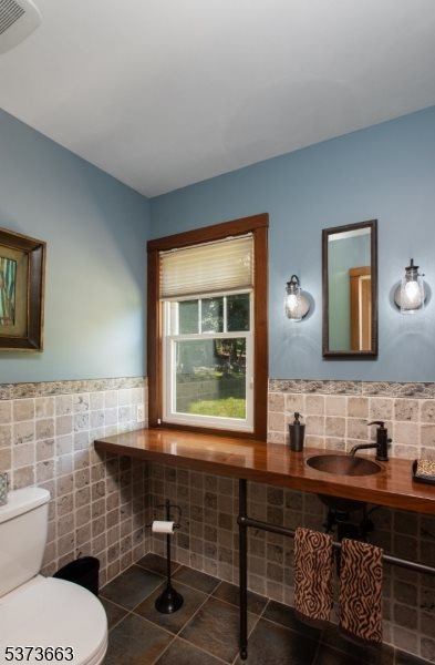 24 Blazier Rd, Warren Township, NJ 07059