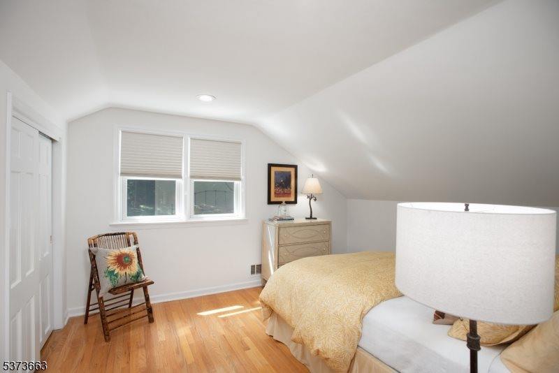 24 Blazier Rd, Warren Township, NJ 07059