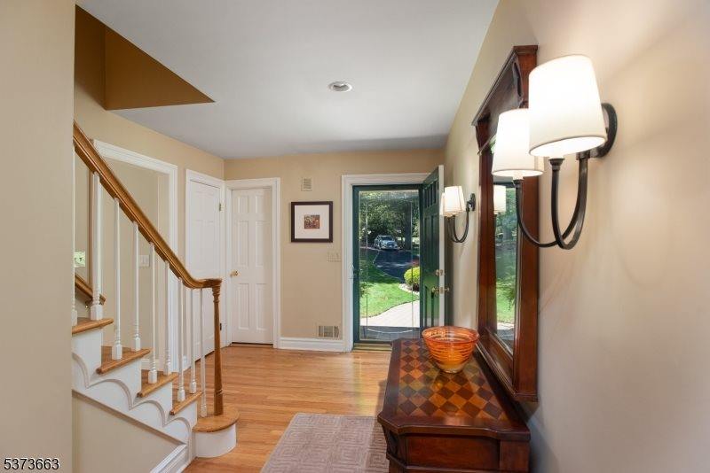 24 Blazier Rd, Warren Township, NJ 07059