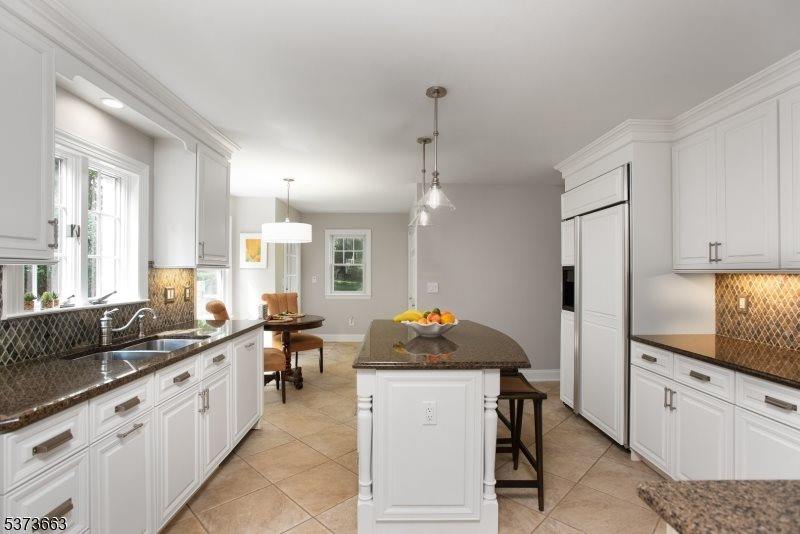 24 Blazier Rd, Warren Township, NJ 07059