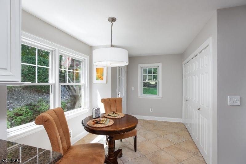 24 Blazier Rd, Warren Township, NJ 07059