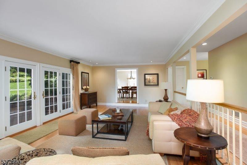 24 Blazier Rd, Warren Township, NJ 07059