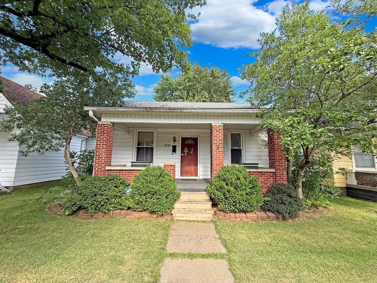 1835 N 12th St, Terre Haute, IN 47804