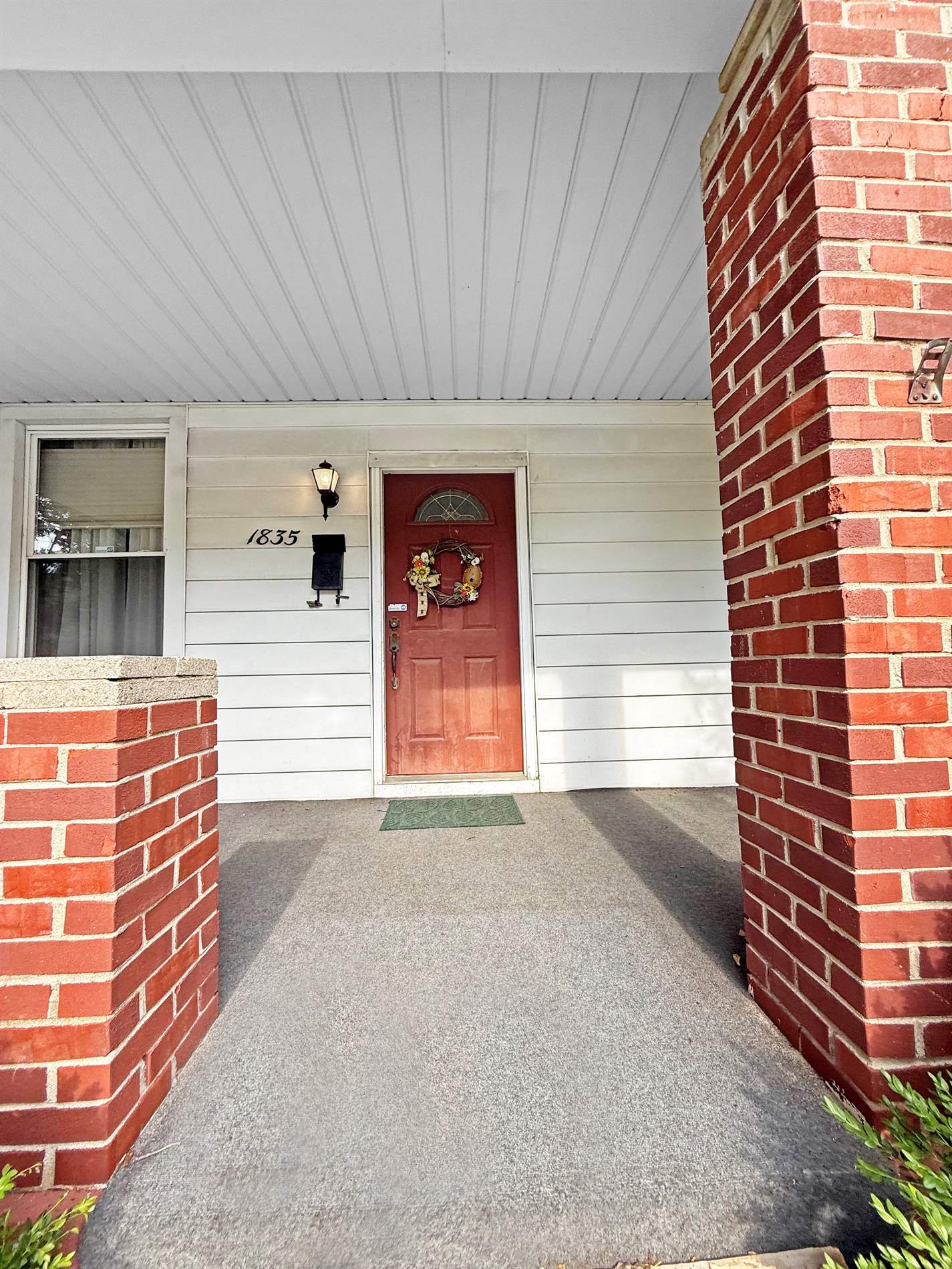 1835 N 12th St, Terre Haute, IN 47804