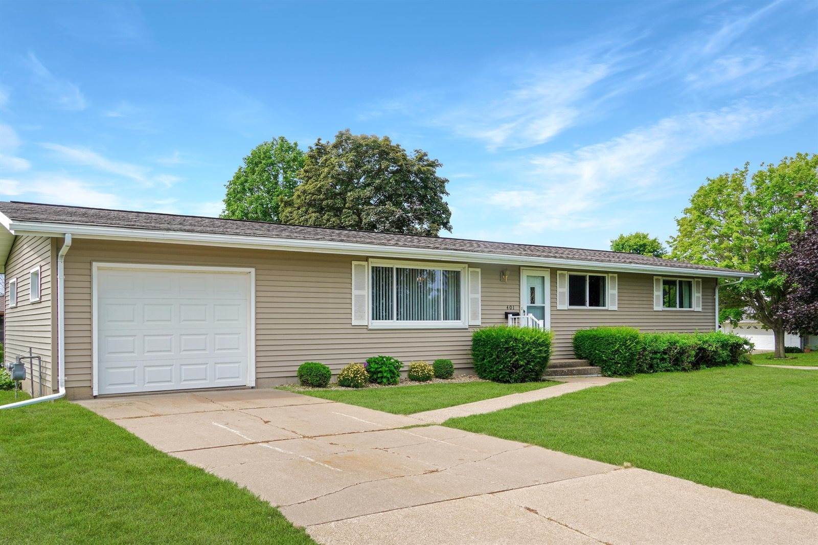 401 Sherry Ln, Viroqua, WI 54665