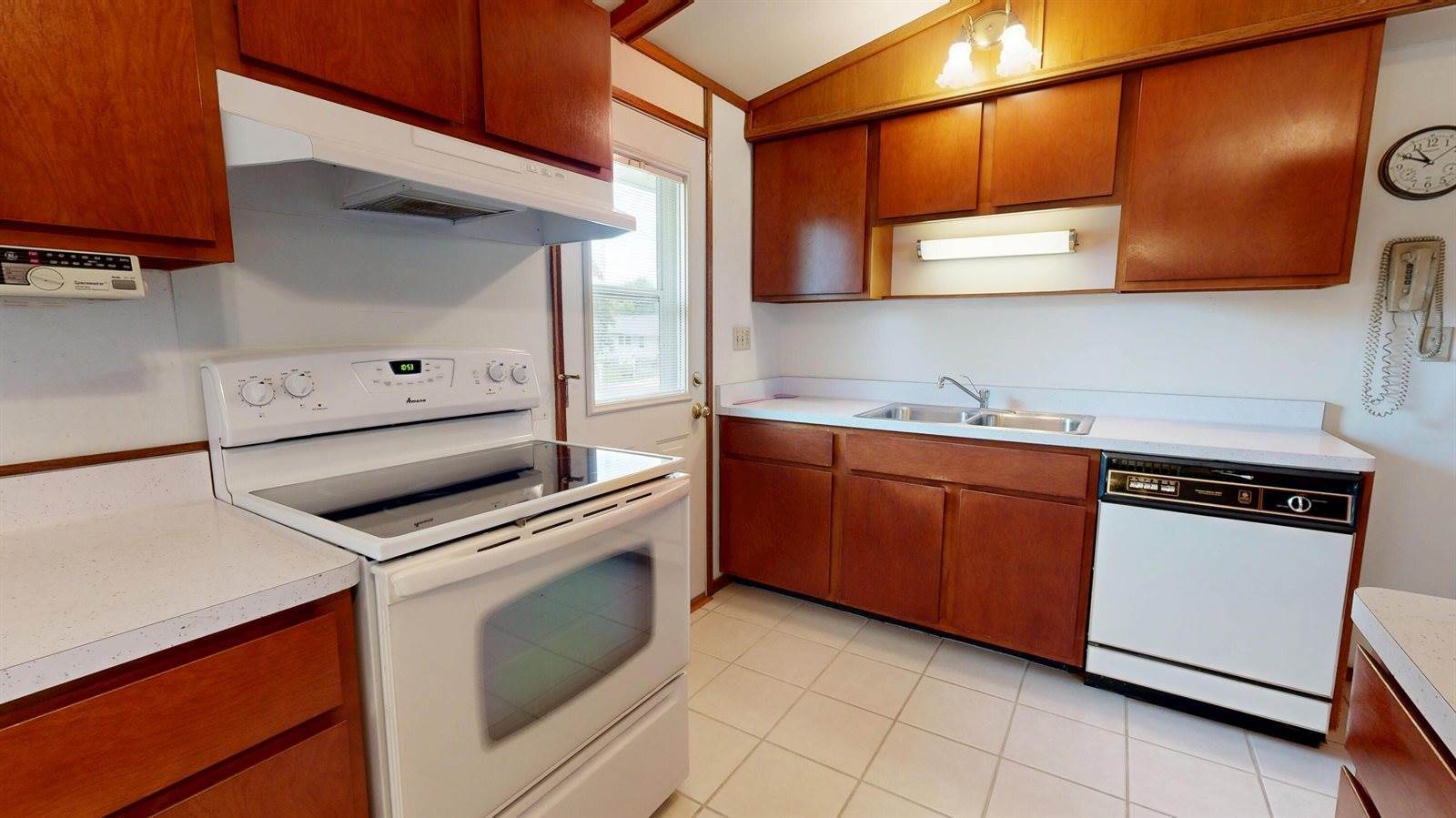 401 Sherry Ln, Viroqua, WI 54665