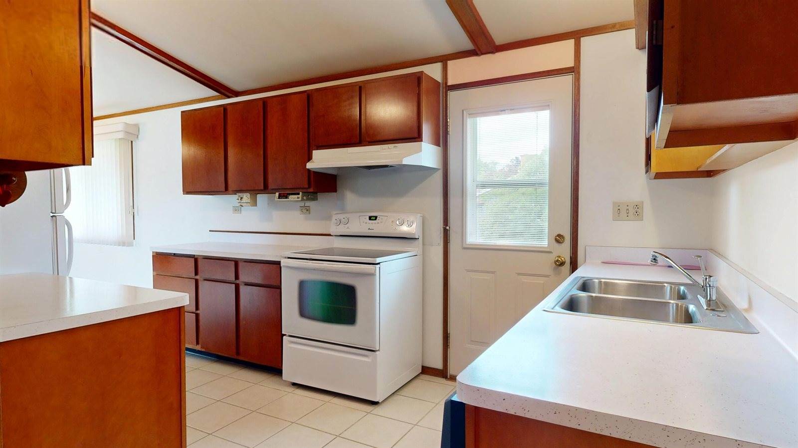 401 Sherry Ln, Viroqua, WI 54665