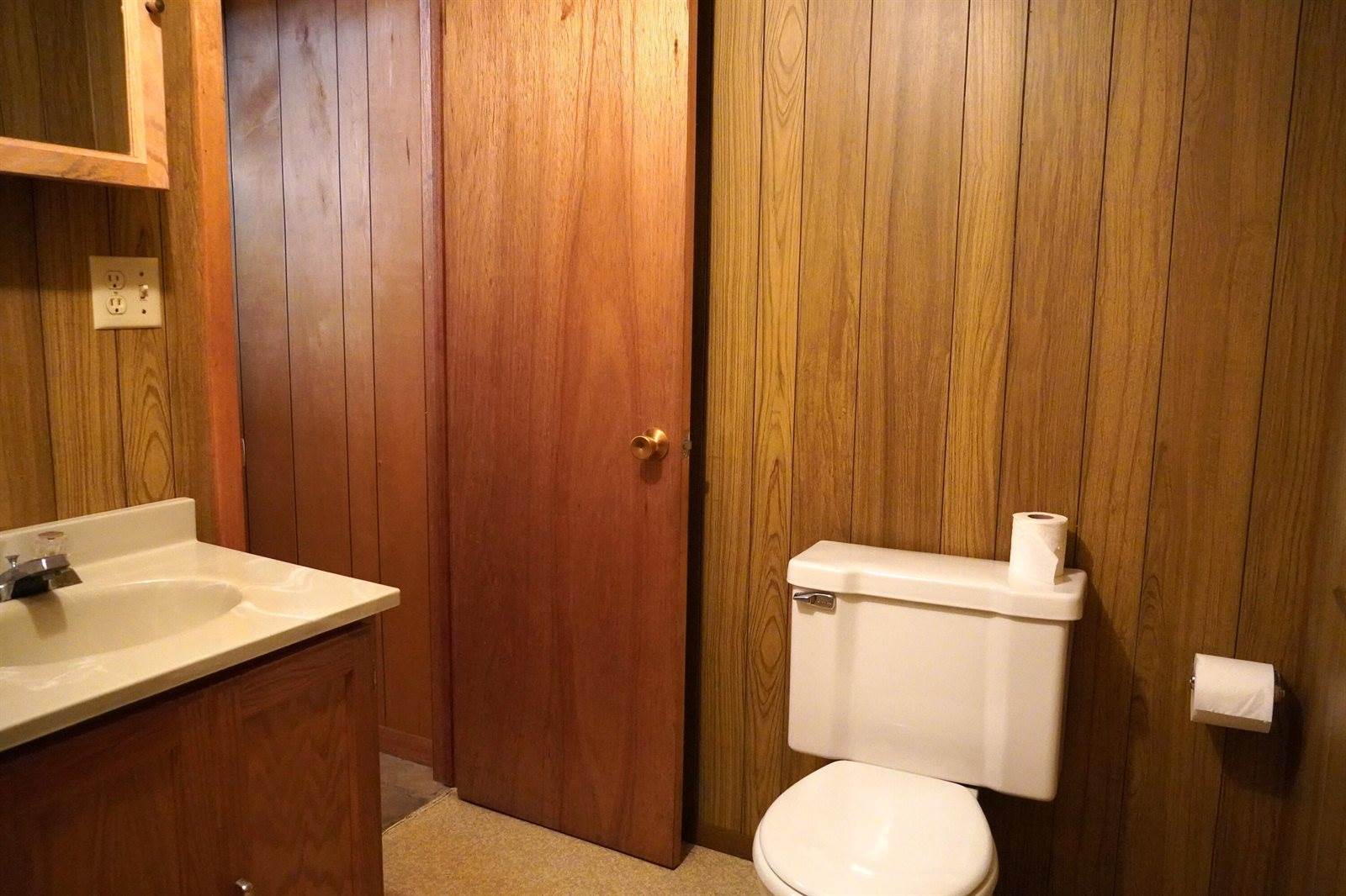 401 Sherry Ln, Viroqua, WI 54665