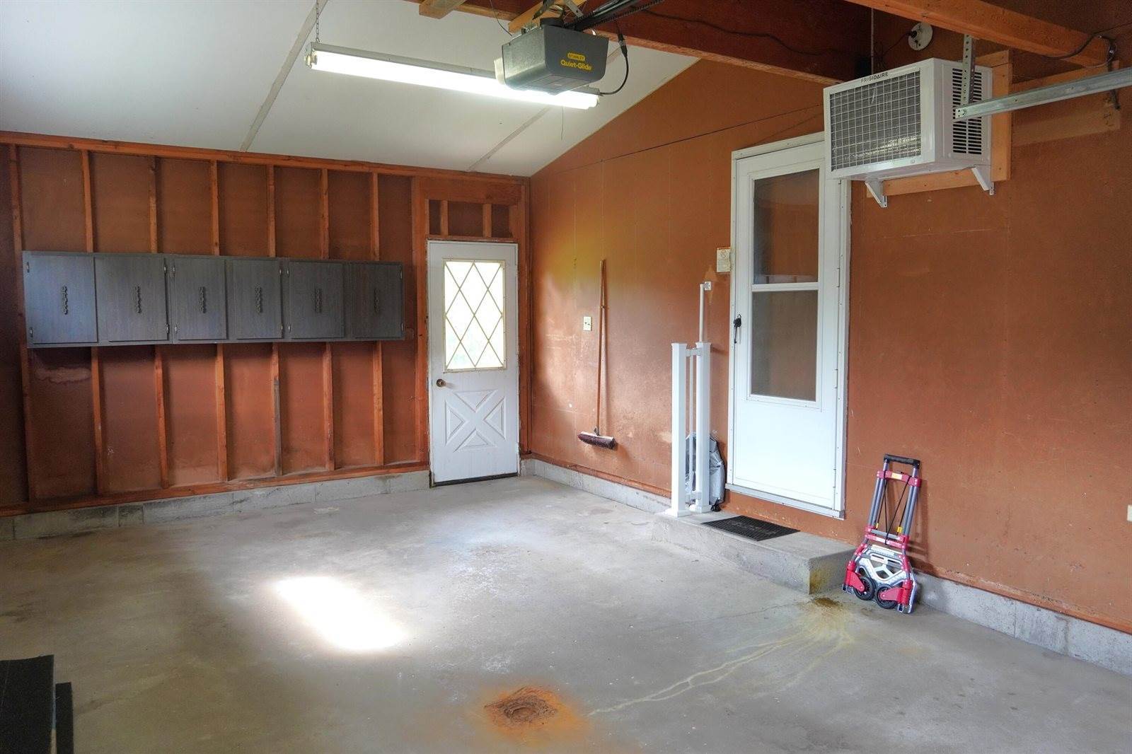 401 Sherry Ln, Viroqua, WI 54665