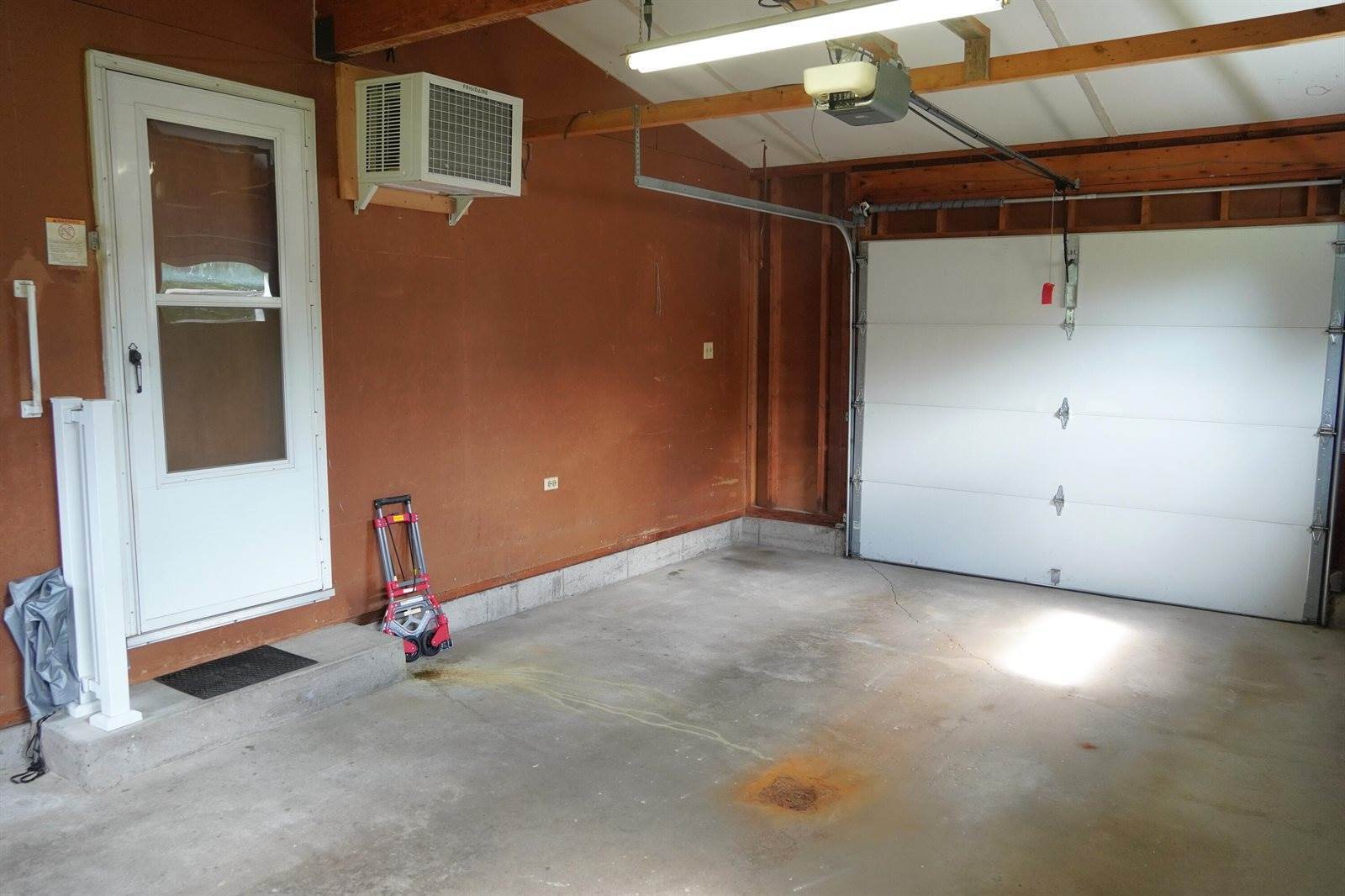 401 Sherry Ln, Viroqua, WI 54665