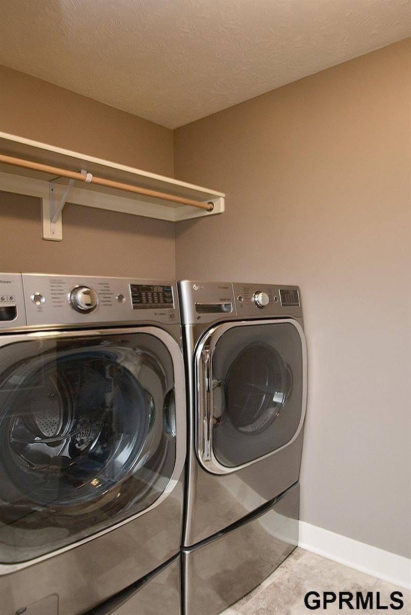 2631 North 165th Avenue, Omaha, NE 68116