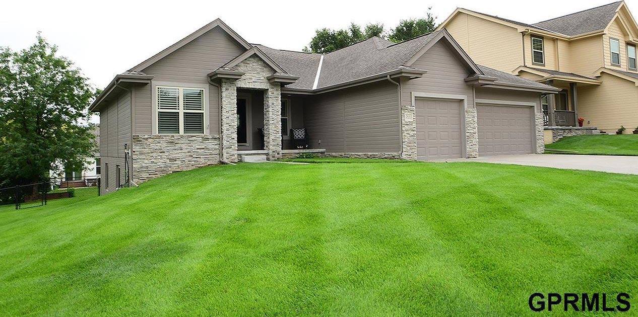 2631 North 165th Avenue, Omaha, NE 68116