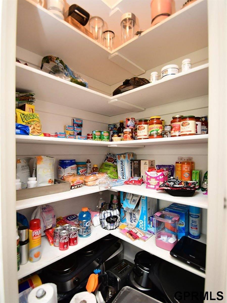 2631 North 165th Avenue, Omaha, NE 68116