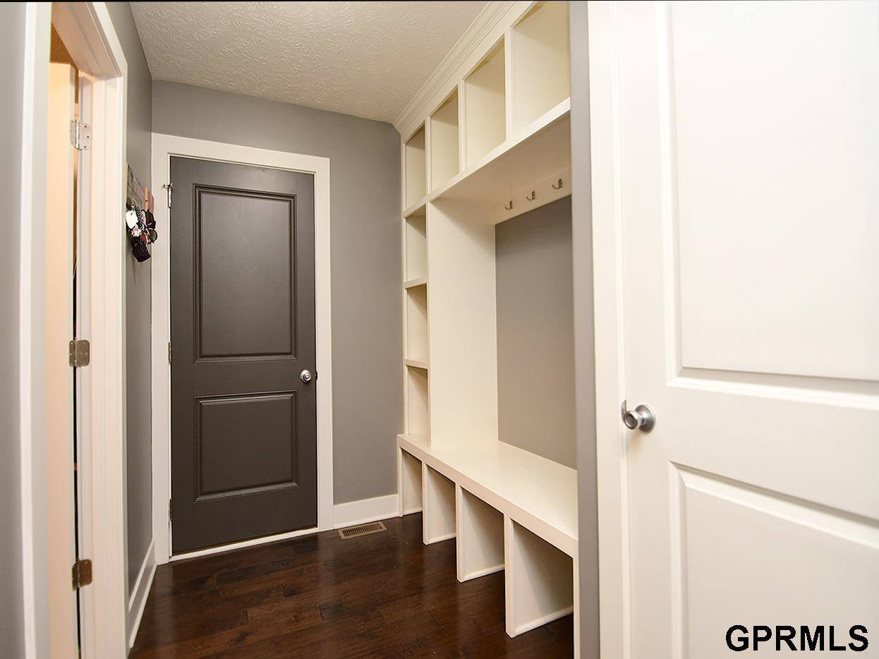 2631 North 165th Avenue, Omaha, NE 68116