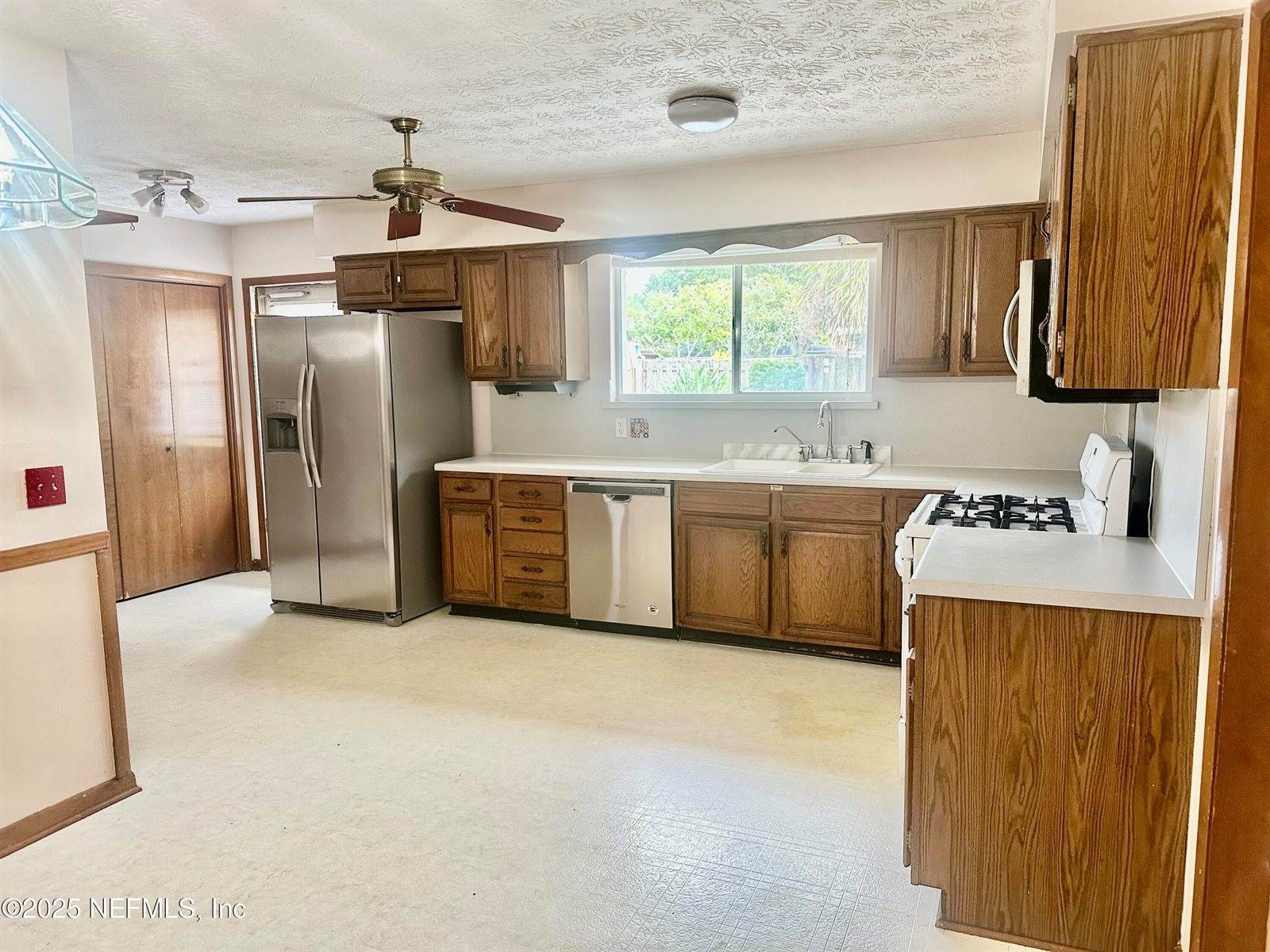 4075 Greenwillow Lane West, Jacksonville, FL 32277