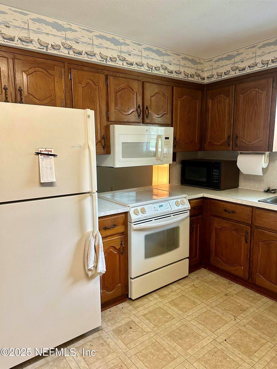 5222 Robert Scott Drive North, Jacksonville, FL 32207