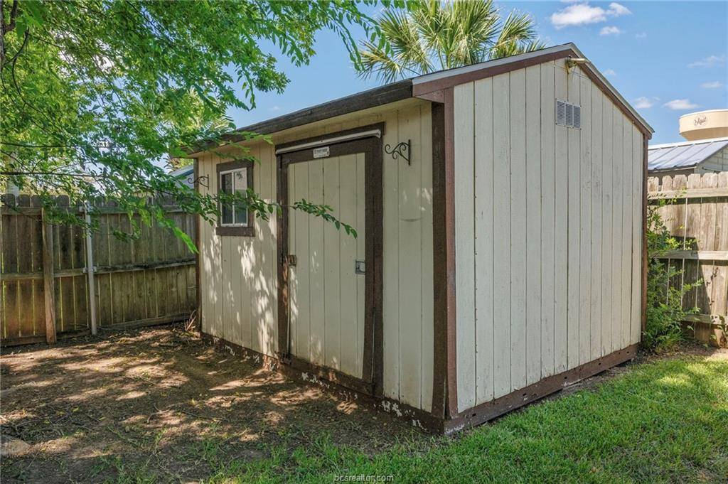 3711 Bridle Court, College Station, TX 77845