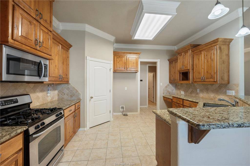 3711 Bridle Court, College Station, TX 77845