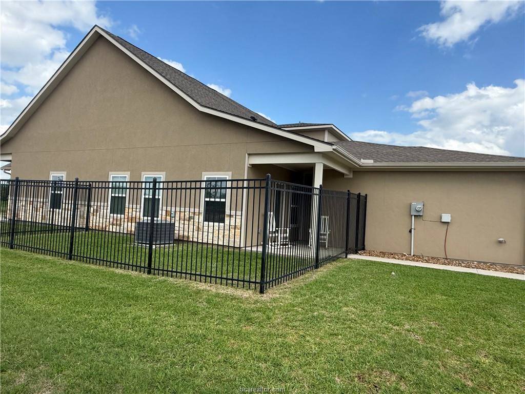 1763 Summit Crossing Lane, College Station, TX 77845