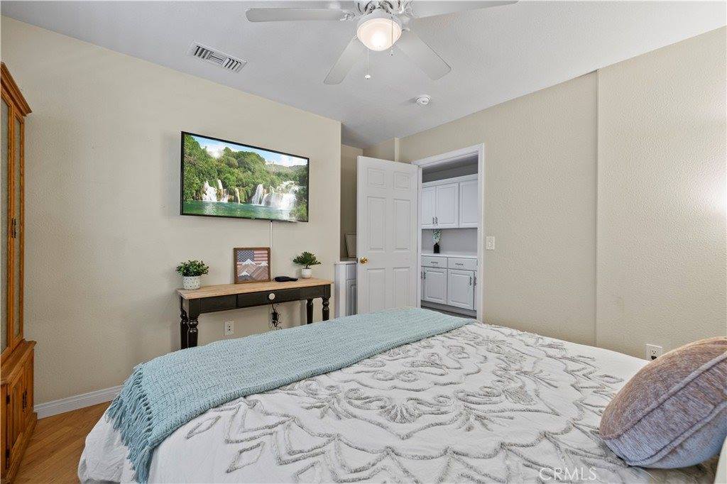 42647 Pinecliff Street, Lake Hughes, CA 93532