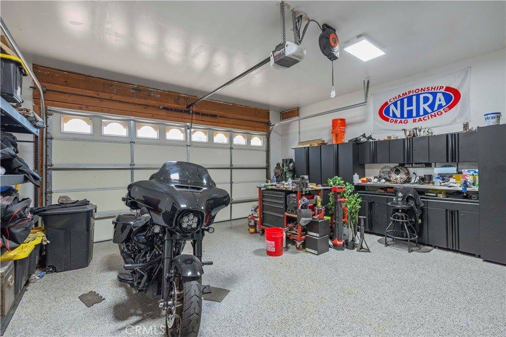 42647 Pinecliff Street, Lake Hughes, CA 93532