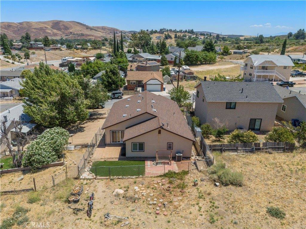 42647 Pinecliff Street, Lake Hughes, CA 93532